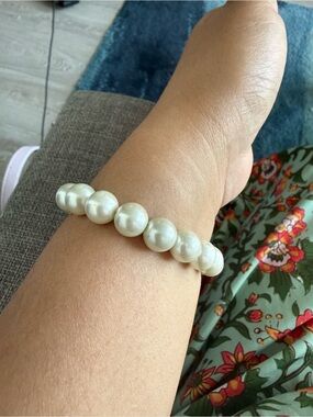 Classic White Pearl Stretch Bracelet - Women Jewelry